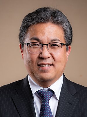館山佳尚教授